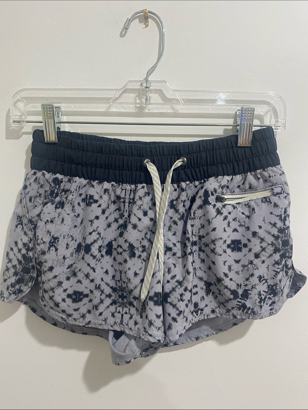 Vuori Women's Black and Light Gray Tie-Dye Athletic Shorts